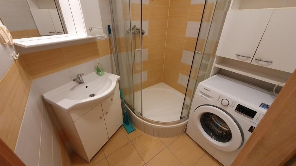 Apartman Mikaela 68 M2 포프라트 외부 사진